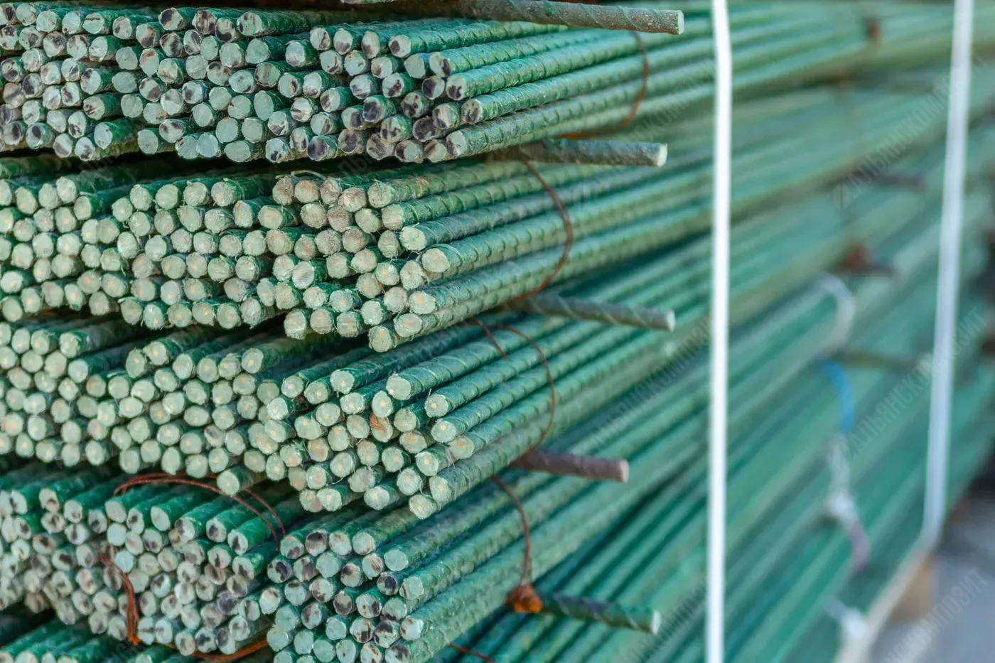 Колышки садовые для подвязки растений 2 м